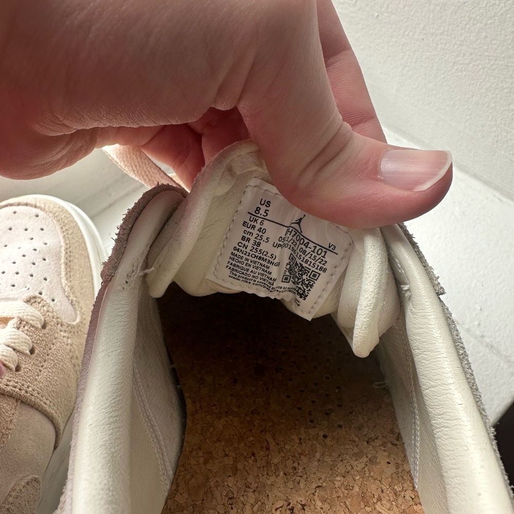 Women’s Jordan 1 low elevate - Picture 5 of 5